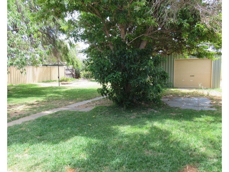 8 Scott Road, Safety Bay WA 6169