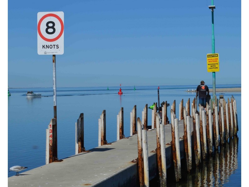 8 Scott Road, Safety Bay WA 6169