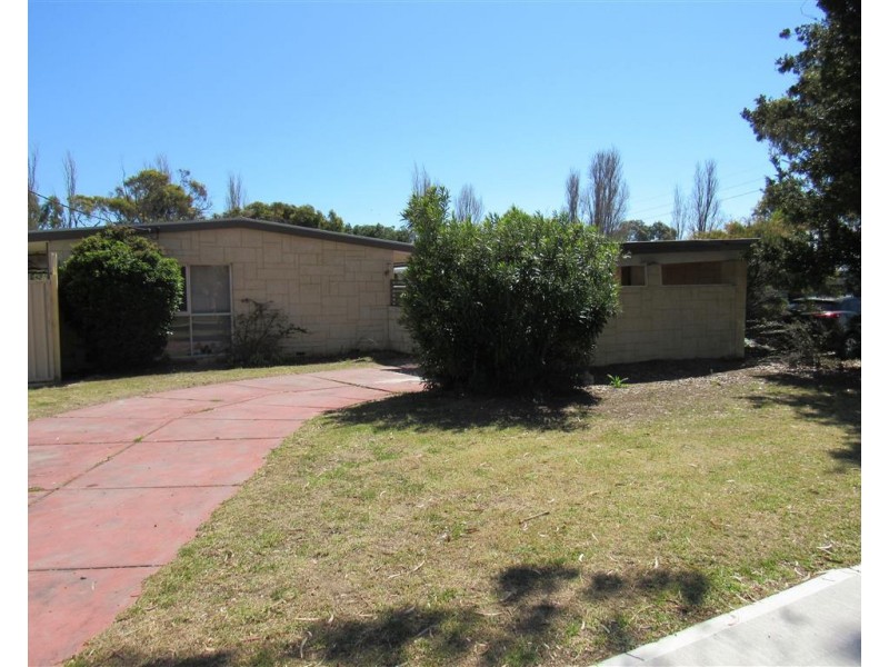 4 Cygnus Street, Rockingham WA 6168