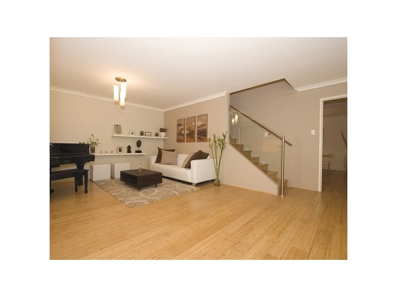 10 BELIZE WAY, Mindarie WA 6030