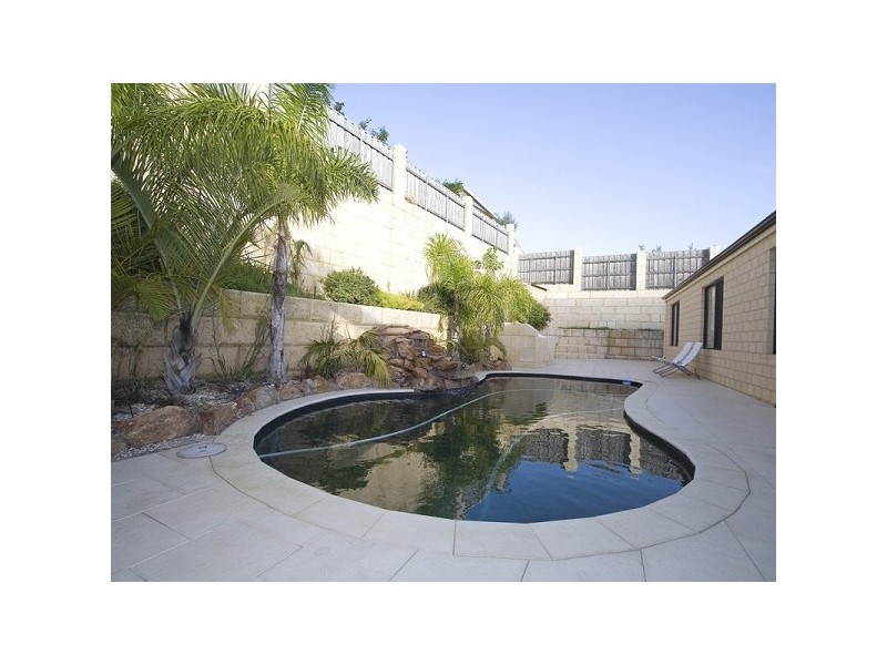 10 BELIZE WAY, Mindarie WA 6030