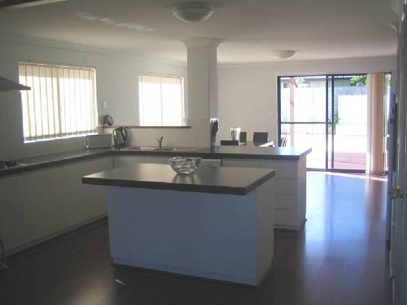 8 MINTARO PARADE, Quinns Rocks WA 6030