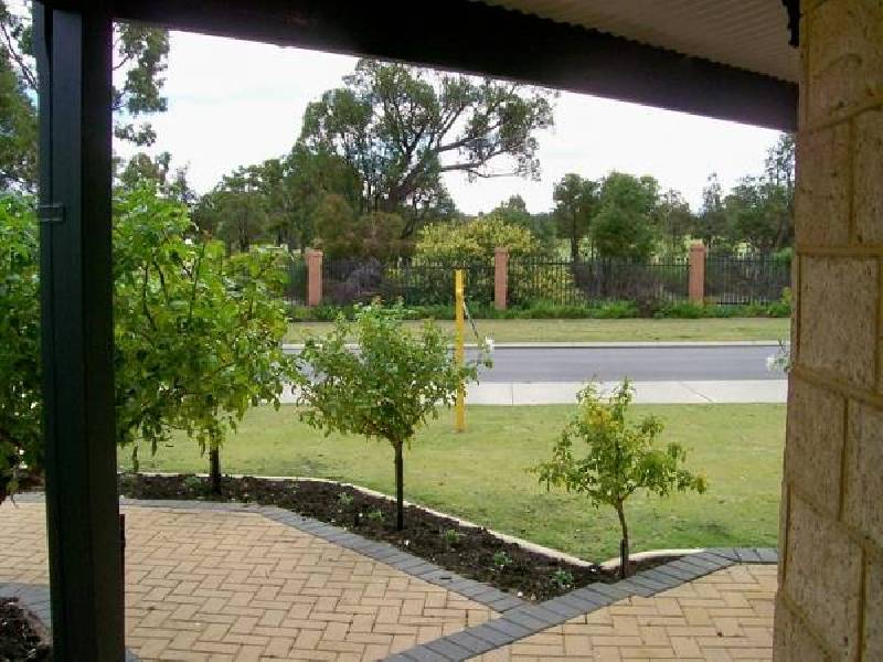 74 Golf Links Drive, Carramar WA 6031