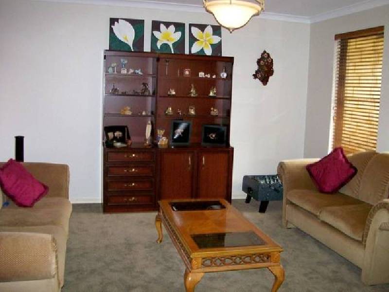 74 Golf Links Drive, Carramar WA 6031