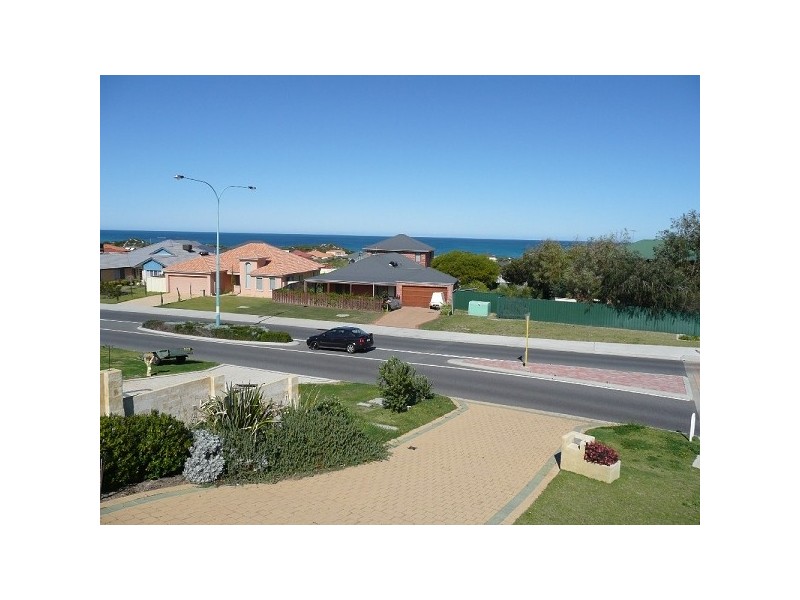 130 Lagoon Drive, Yanchep WA 6035