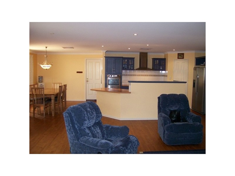 74 Golf Links Drive, Carramar WA 6031