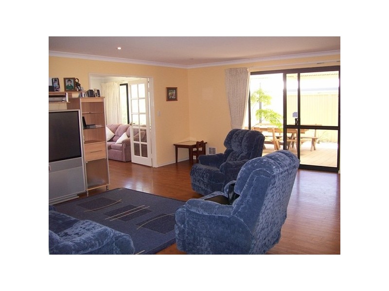 74 Golf Links Drive, Carramar WA 6031