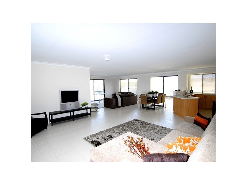 23 Lareema Gardens, Banksia Grove WA 6031