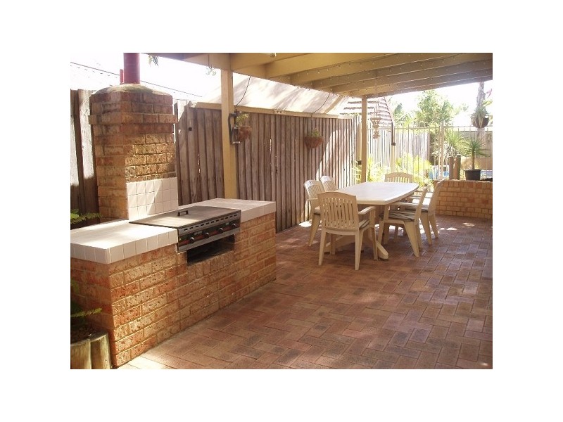 21 Serpentine Gardens, Clarkson WA 6030