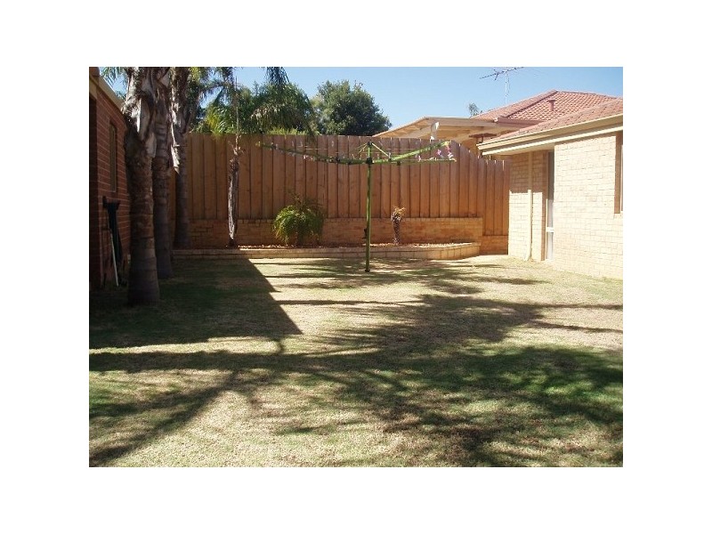 21 Serpentine Gardens, Clarkson WA 6030