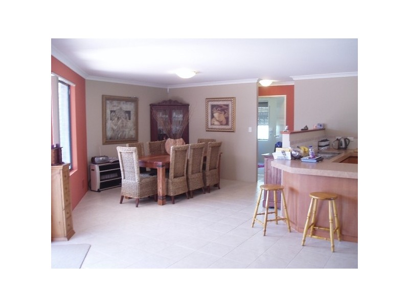 8 Hardwood Turn, Merriwa WA 6030