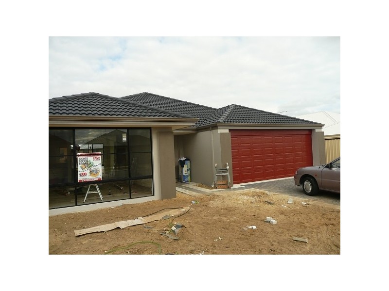 16 Grandoak Drive, Clarkson WA 6030
