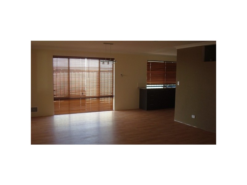 16 Grandoak Drive, Clarkson WA 6030