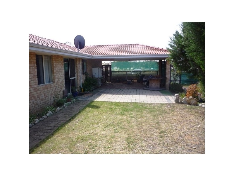 1 Dalvik Avenue, Merriwa WA 6030