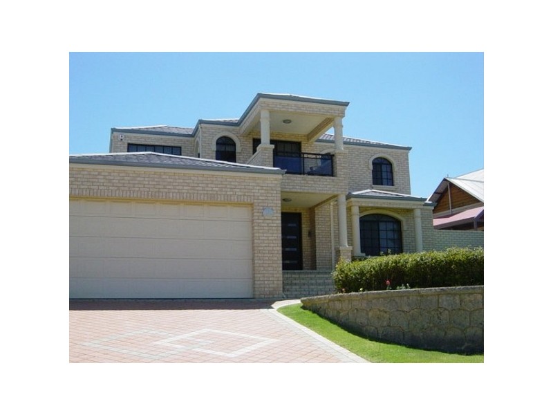 15 Rochester Drive, Mindarie WA 6030