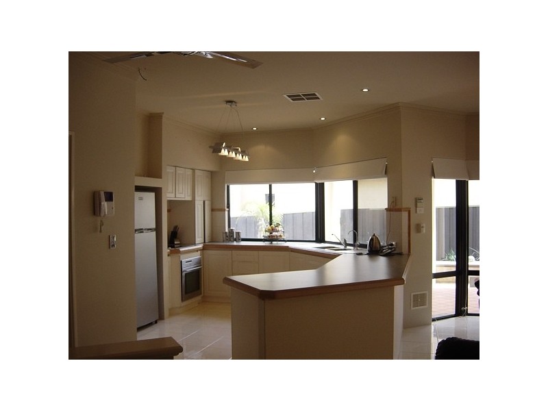 15 Rochester Drive, Mindarie WA 6030