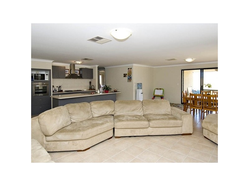 22 Ardglass Gardens, Ridgewood WA 6030