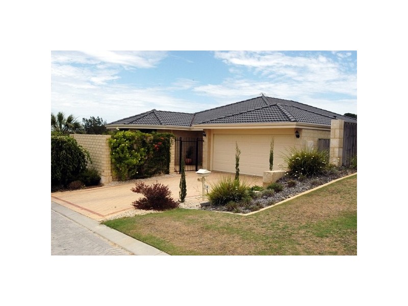 14 Crofton Cove, Mindarie WA 6030