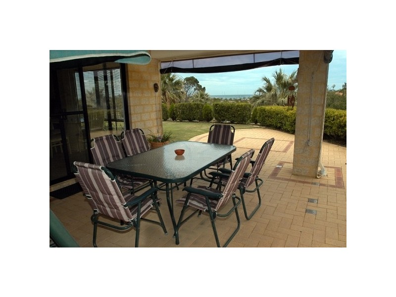 14 Crofton Cove, Mindarie WA 6030