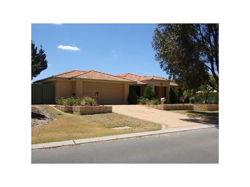 16 Macnaughton Crescent, Kinross WA 6028