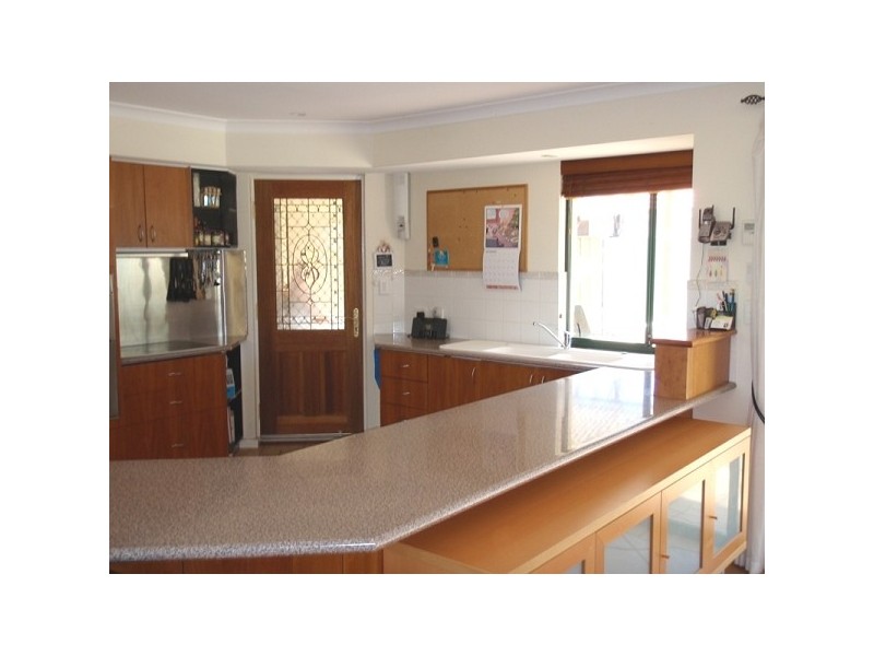 16 Macnaughton Crescent, Kinross WA 6028