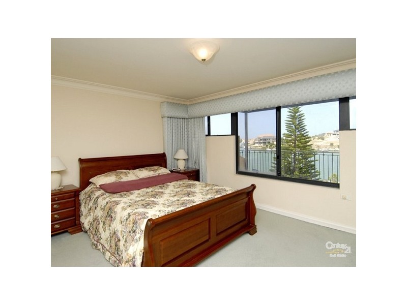 2 Kings Lynn Rise, Mindarie WA 6030