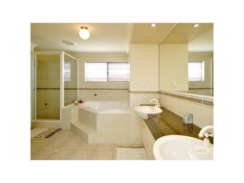 2 Kings Lynn Rise, Mindarie WA 6030