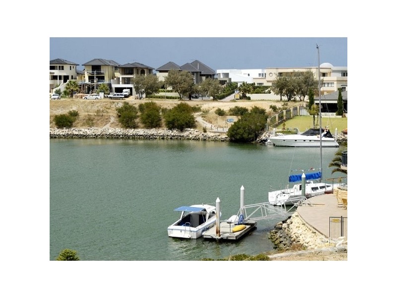 2 Kings Lynn Rise, Mindarie WA 6030