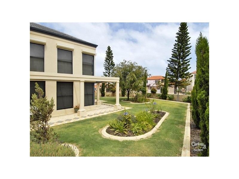 2 Kings Lynn Rise, Mindarie WA 6030