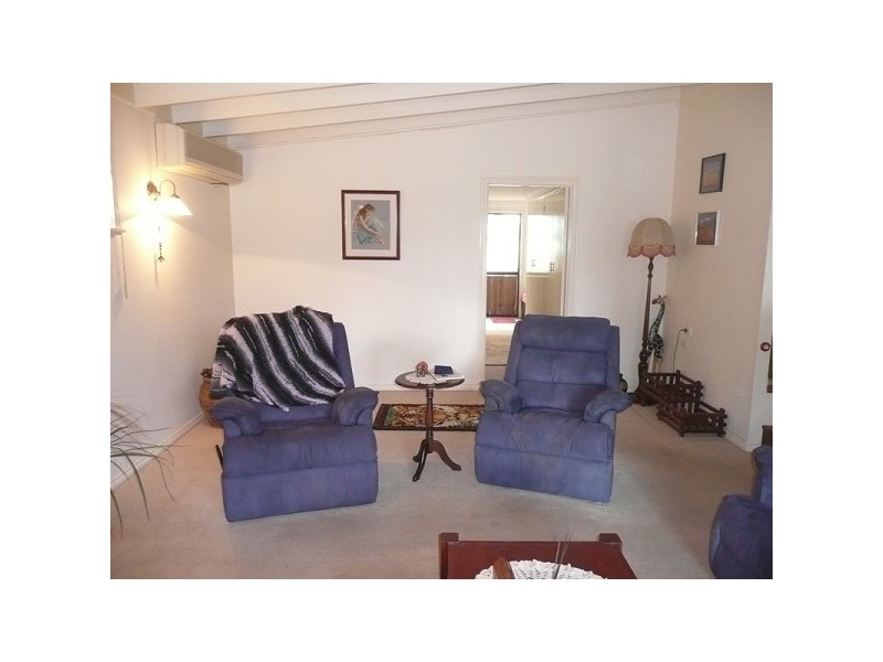 13 Yulgering Road, Calingiri WA 6569