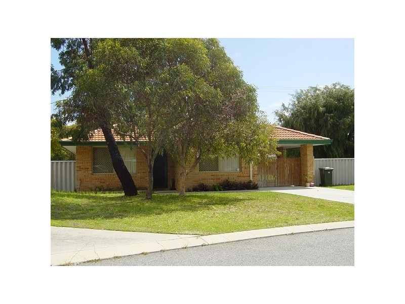 18 Serpentine Gardens, Clarkson WA 6030