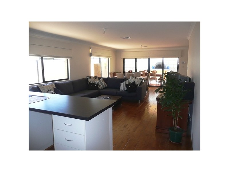 11 Arvarda Street, Clarkson WA 6030