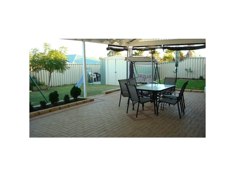 6 Harcus Retreat, Merriwa WA 6030