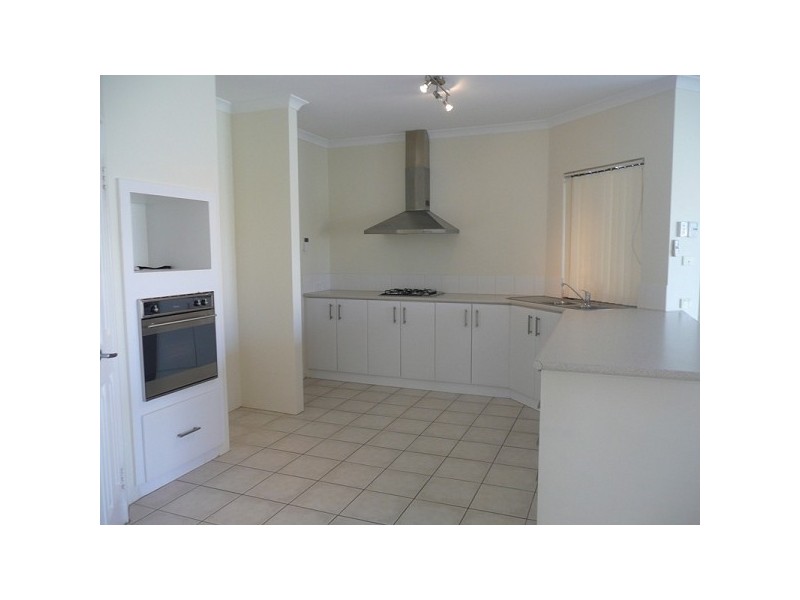 21 Kilbourne Ave, Quinns Rocks WA 6030