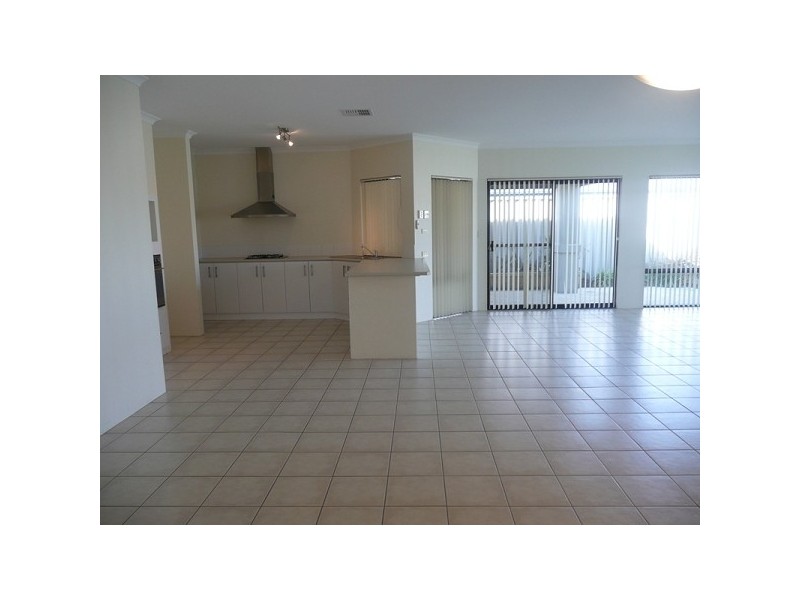21 Kilbourne Ave, Quinns Rocks WA 6030