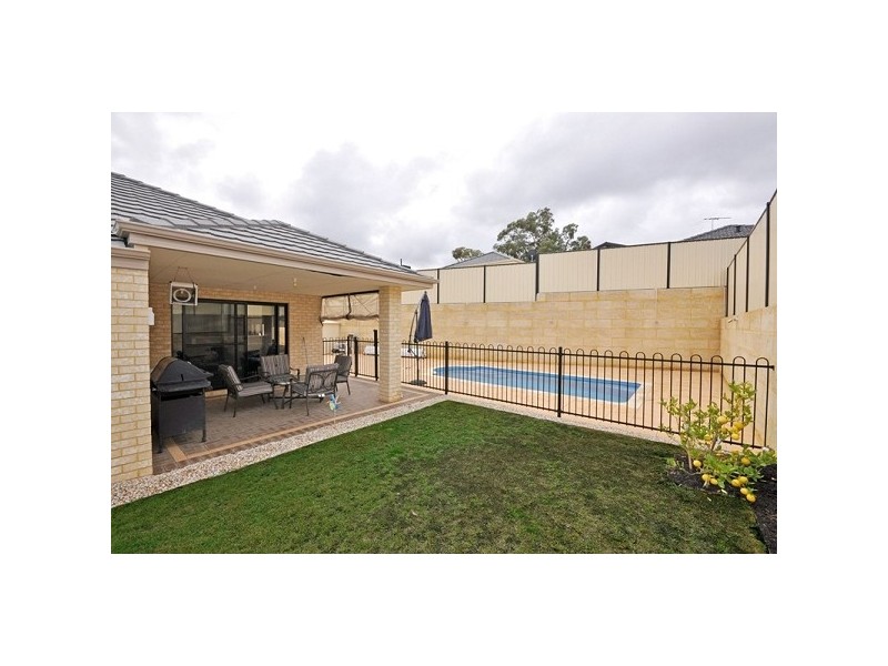 38 Riverlinks Drive, Clarkson WA 6030