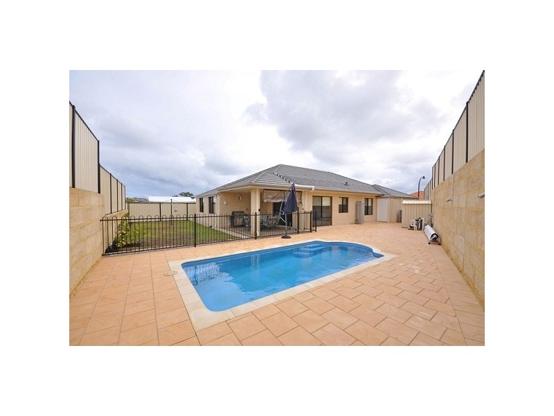 38 Riverlinks Drive, Clarkson WA 6030