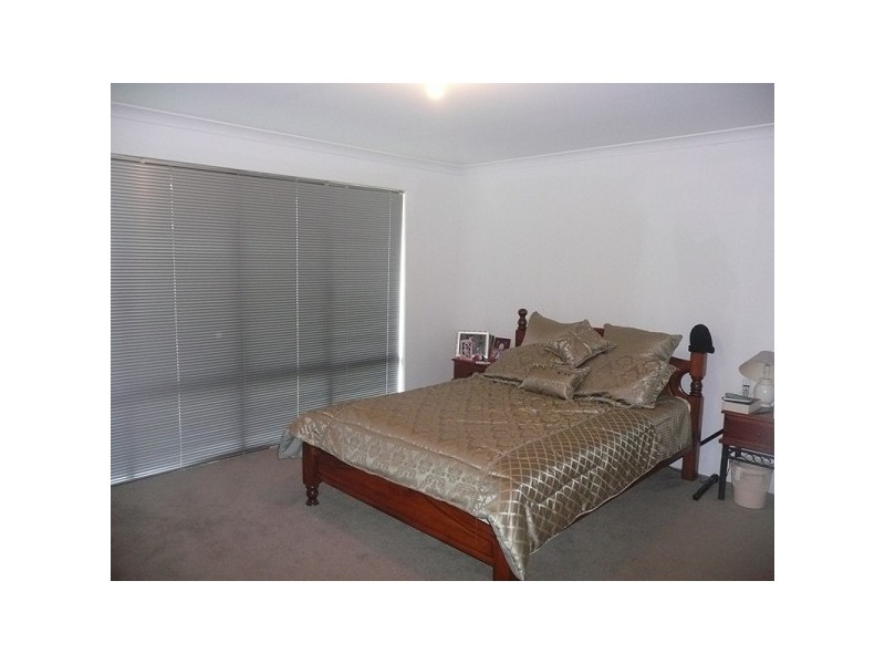 8 Hacienda Drive, Clarkson WA 6030
