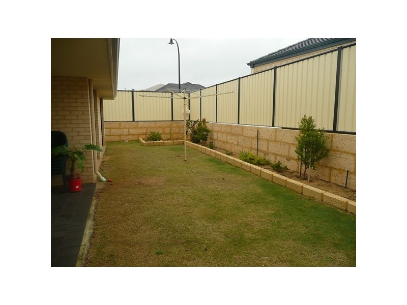 8 Hacienda Drive, Clarkson WA 6030