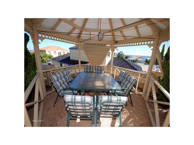 138 Southern Cross Circle, Ocean Reef WA 6027