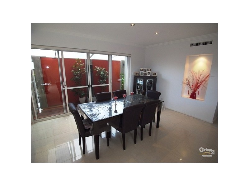 20 Ocean Falls Boulevard, Mindarie WA 6030