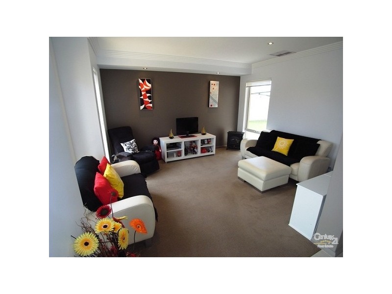 20 Ocean Falls Boulevard, Mindarie WA 6030