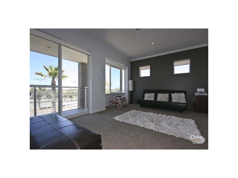 20 Ocean Falls Boulevard, Mindarie WA 6030