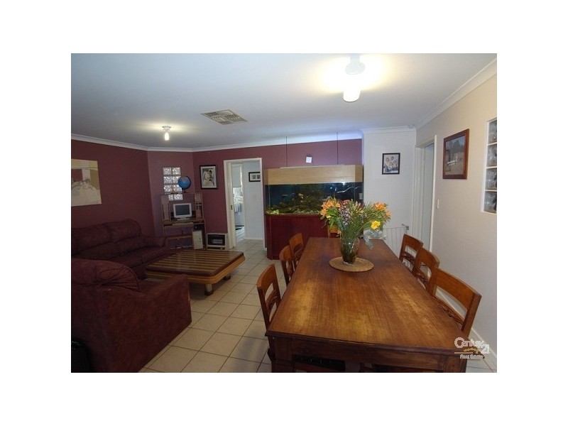 8 Falkirk Court, Kinross WA 6028