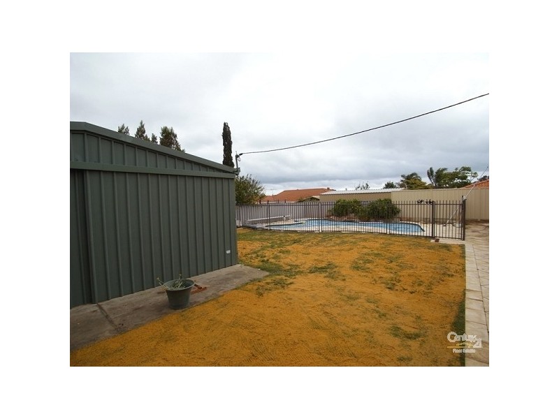 8 Falkirk Court, Kinross WA 6028