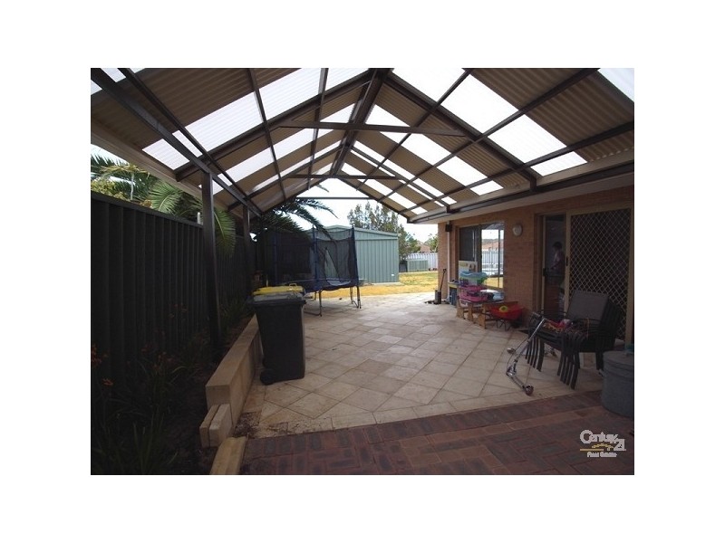 8 Falkirk Court, Kinross WA 6028