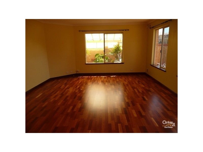 2 Rochester Drive, Mindarie WA 6030