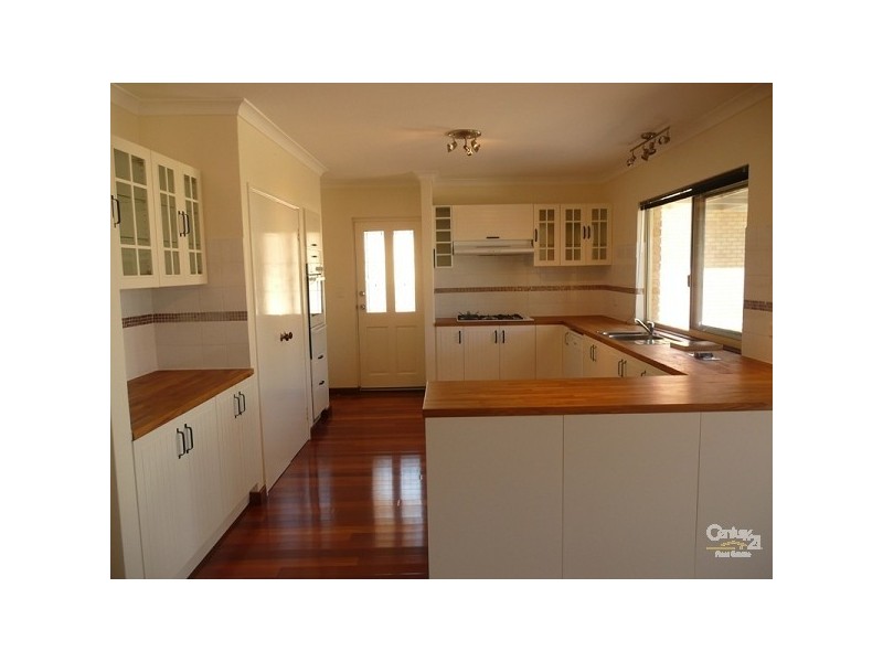 2 Rochester Drive, Mindarie WA 6030