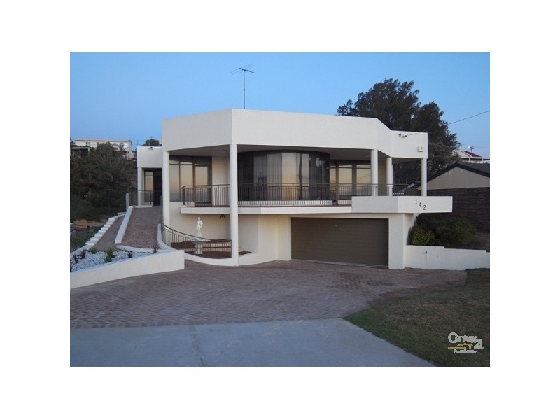 142 Ocean Drive, Quinns Rocks WA 6030