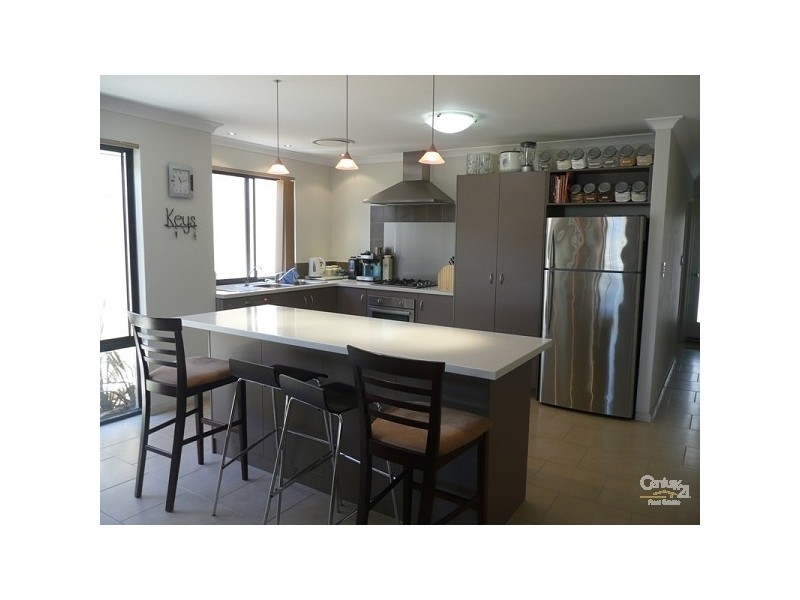 5 Kinvara way, Ridgewood WA 6030